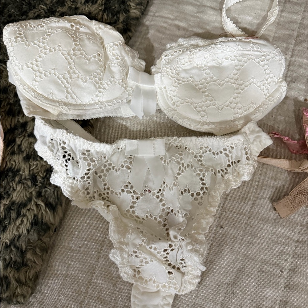Victoria's Secret Cream Lace Bra Set